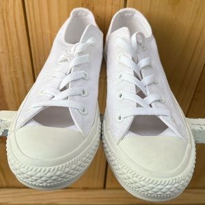 White Low top Converse